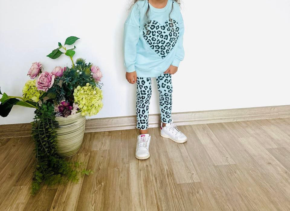 Kız Çocuk %100 Pamuk Leopar Kalp Detaylı 3 İplik Şardonsüz Alt Üst Takımı